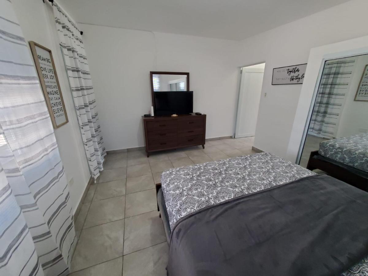 Aguadilla Sunrise Apt With Ac Wifi 8 Minute Walk From Crashboat Beach Esterno foto