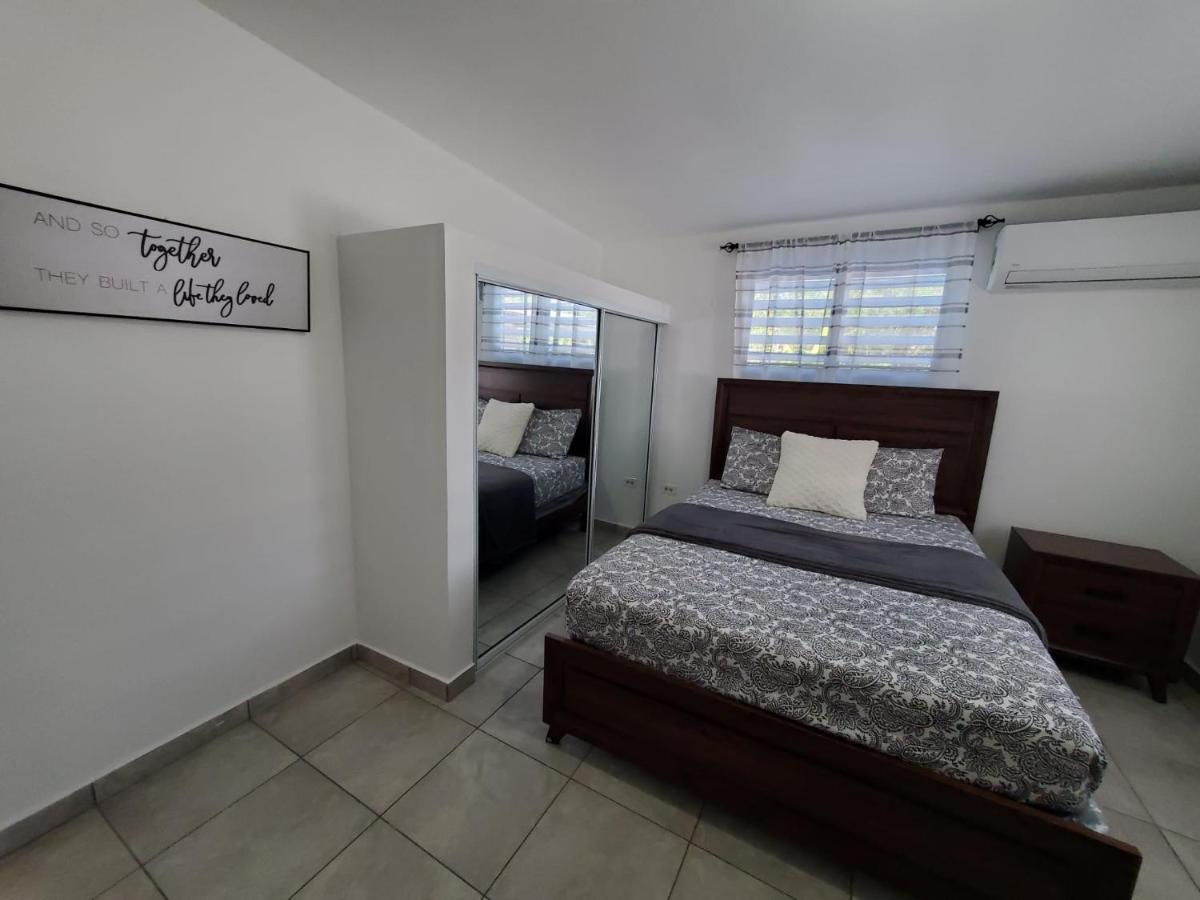 Aguadilla Sunrise Apt With Ac Wifi 8 Minute Walk From Crashboat Beach Esterno foto