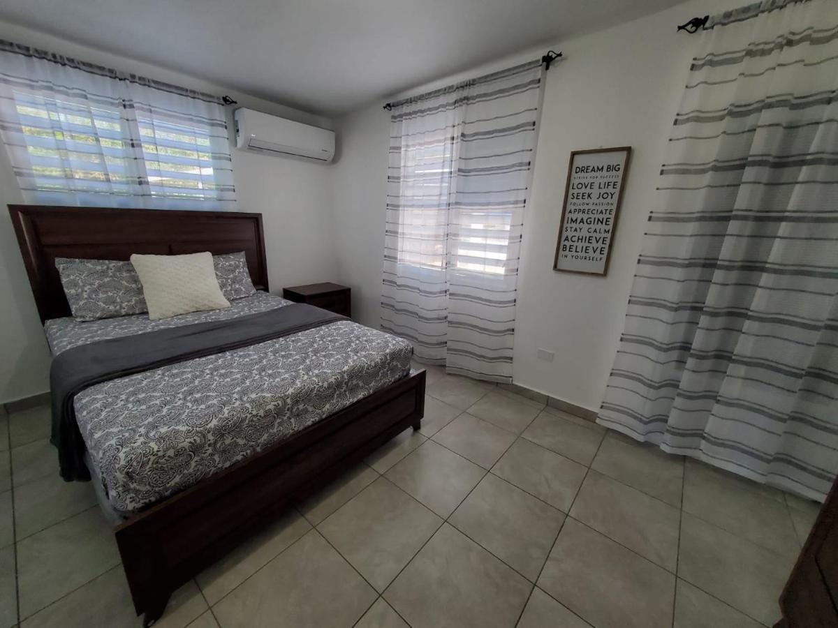 Aguadilla Sunrise Apt With Ac Wifi 8 Minute Walk From Crashboat Beach Esterno foto