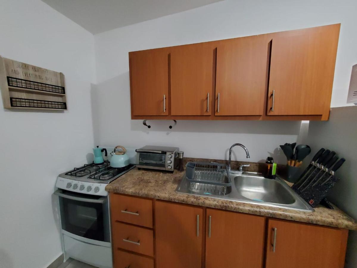 Aguadilla Sunrise Apt With Ac Wifi 8 Minute Walk From Crashboat Beach Esterno foto